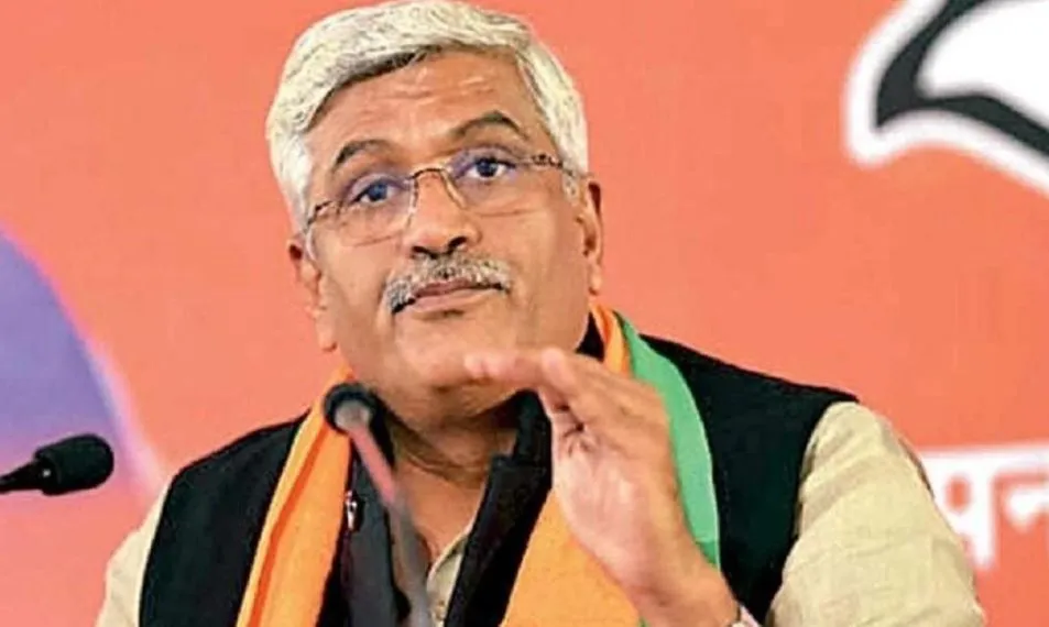 'मर्दों' वाले बयान पर भड़के शेखावत, बोले- मंत्री धारीवाल को अरब सागर में फेंक देना चाहिए