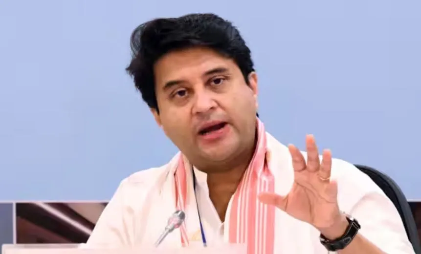 वर्ष 2035 तक भारत में 42.5 करोड़ हवाई यात्री होंगे: सिंधिया 