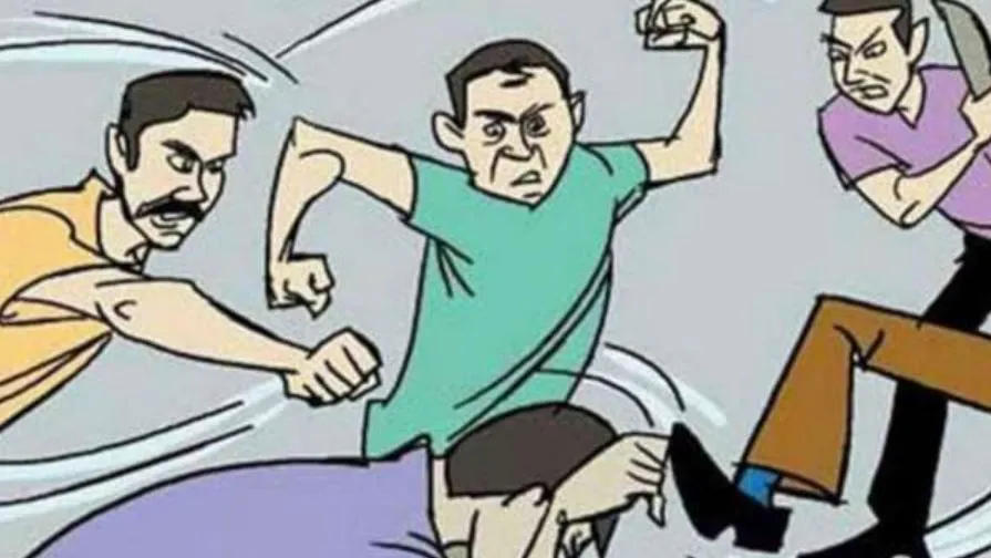 बिजनौर: छेड़खानी के आरोप में युवक के गले में डाली जूतों की माला, बाजार में पीटा