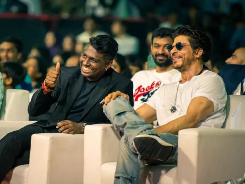 फिल्म 'जवान' के निर्देशक एटली ने गेइटी गैलेक्सी सिनेमाघर पहुंचकर दर्शकों को चौंकाया 