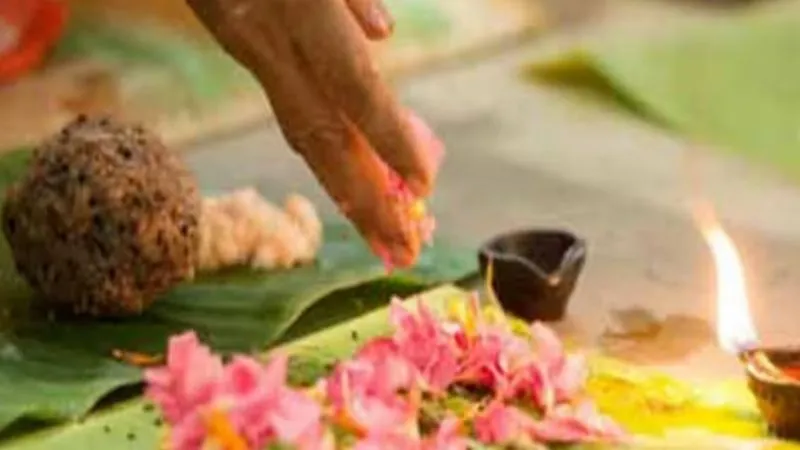 Pitru Paksha 2023: पितृपक्ष आज से शुरू, विधान से कर्म करने से पितृ होते प्रसन्न, ऐसे करें श्राद्ध