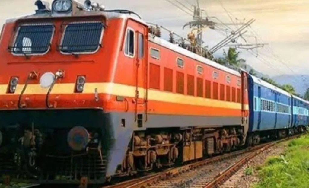 मुंबई से काठगोदाम, कानपुर अनवरगंज के मध्य विशेष ट्रेन का संचालन, इन स्टेशनों पर स्टॉपेज