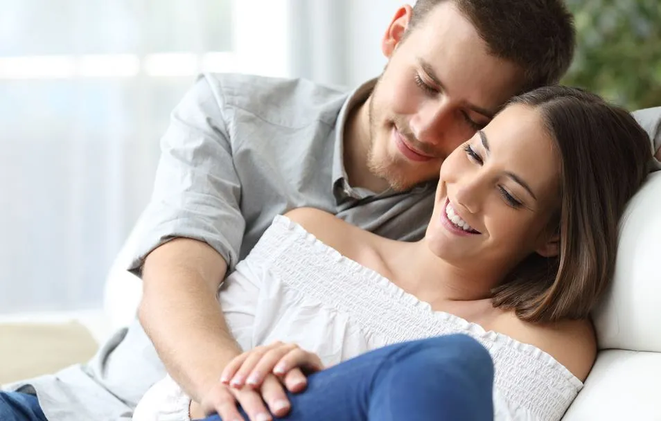 पत्नी का जीतना है दिल और शादीशुदा जिंदगी को बनाना है और भी रंगीन तो पति रोजाना करें ये काम