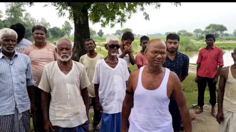 बहराइच: एक सप्ताह से अंधेरे में हैं रेवली गांव के लोग