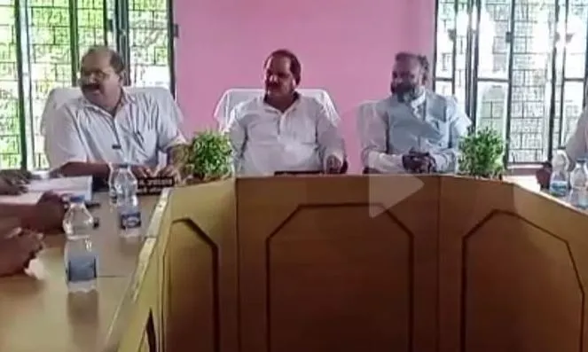 शाहजहांपुर: बोर्ड बैठक में गरमाया गंदगी, पेयजल और पथ प्रकाश की समस्या का मुद्दा