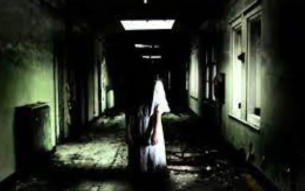 भूतिया अस्पताल: यहां अपने आप बंद हो जाते हैं दरवाजें, गुड़ियां करती हैं बातें! ये है धरती की सबसे डरावनी जगह 