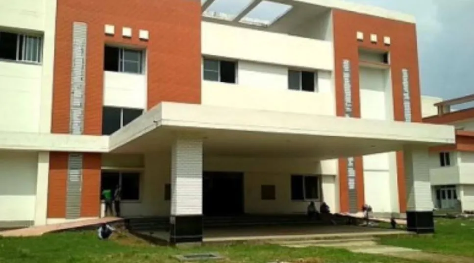 बरेली: वेंटिलेटरों का फूल रहा दम, करोड़ों के उपकरण धूल फांक रहे