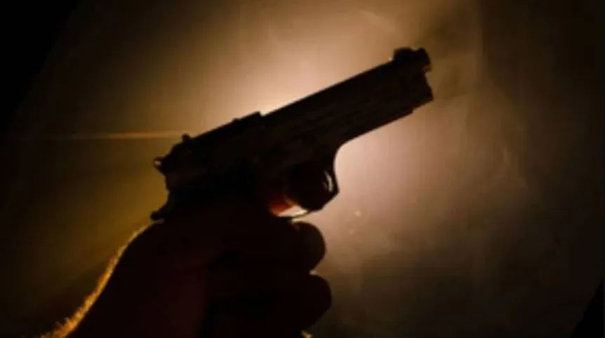 बरेली: मुकदमे में समझौता न करने पर पत्नी पर की फायरिंग, SSP से शिकायत