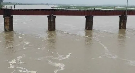 अलर्ट: आज खतरे का निशान पार कर सकती है रामगंगा, पिछले 48 घंटे में दो मीटर बढ़ा जलस्तर