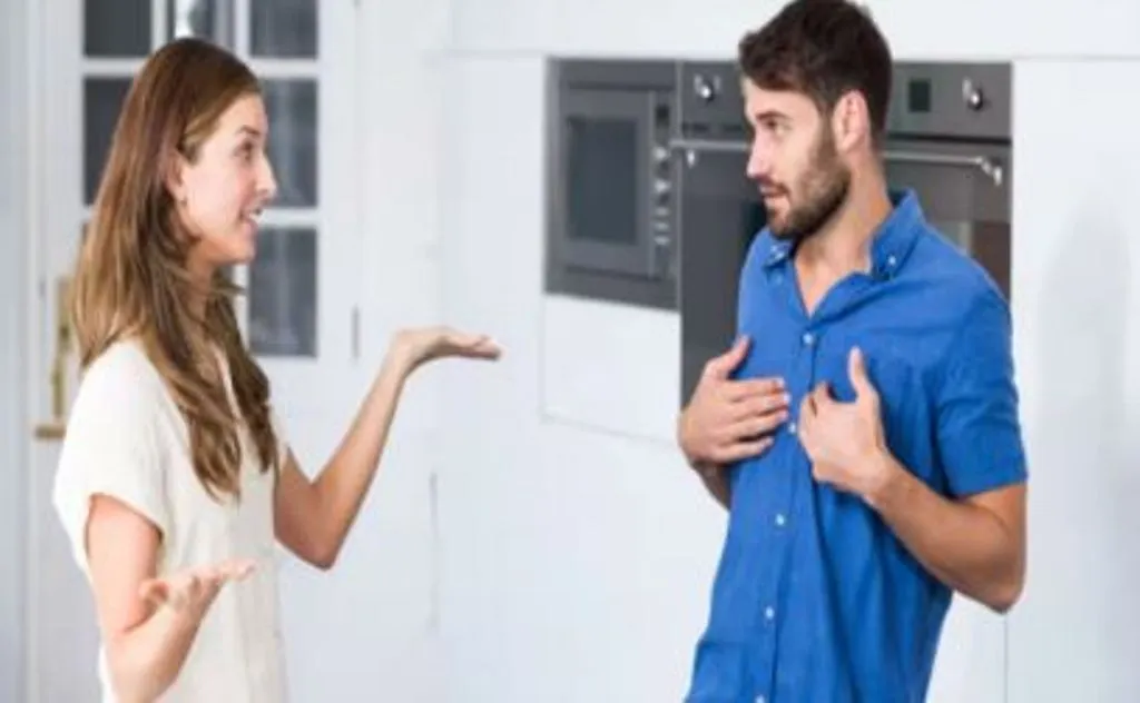 लड़के अपनी इन आदतों में आज ही कर लें बदलाव, वरना पार्टनर से टूट सकता है रिश्ता 