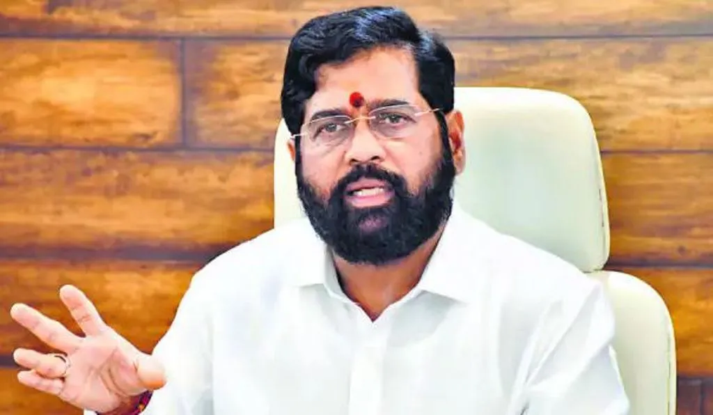 पीएम मोदी को निशाना बनाने पर शिंदे ने कहा- शेर से नहीं लड़ सकतीं भेड़, बकरियां  