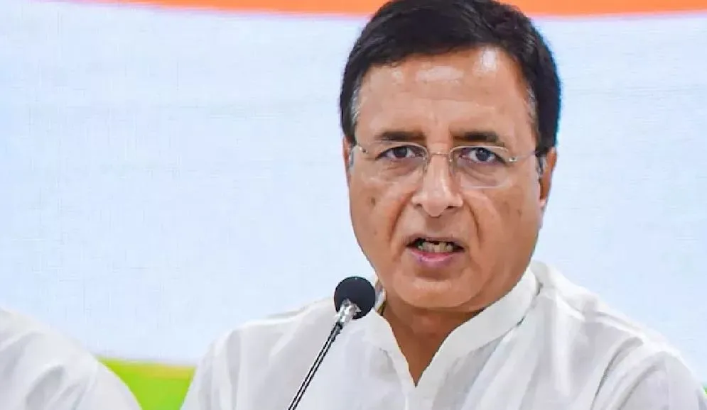 सुरजेवाला ने लगाया आरोप, कहा- बुनियादी मुद्दों से ध्यान भटकाने का प्रयास कर रही है भाजपा 