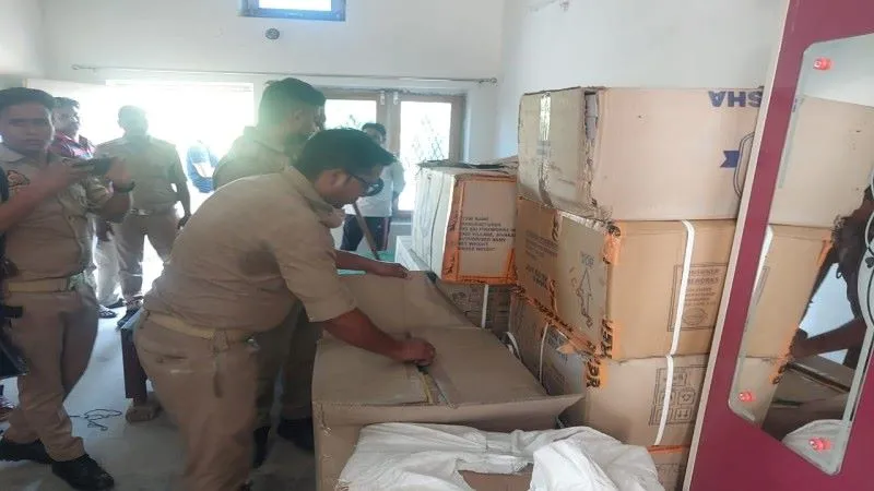 हरदोई : बीच आबादी में छिपा कर रखा गया विस्फोटक बरामद