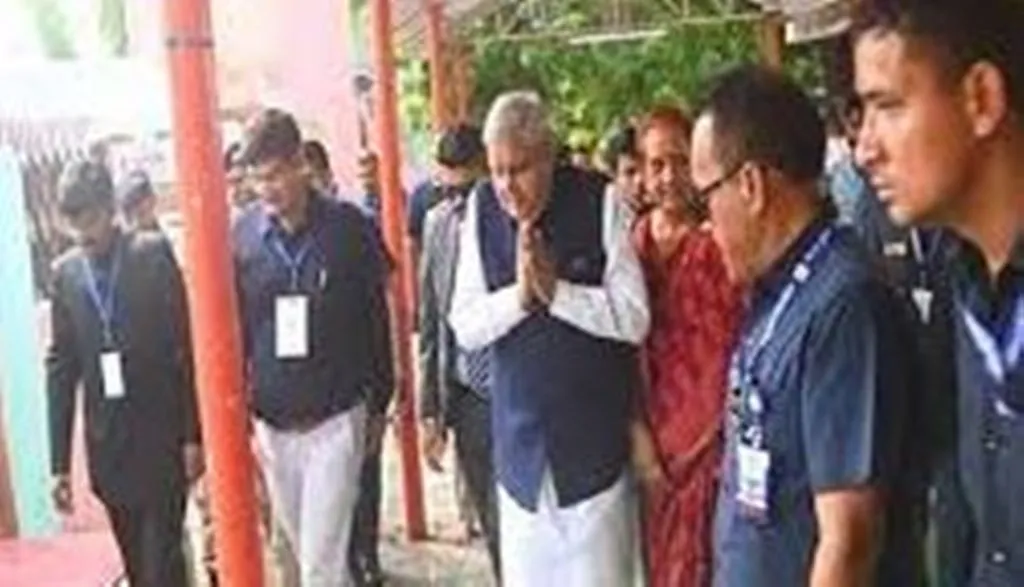 उपराष्ट्रपति जगदीप धनखड़ ने गया के विष्णुपद मंदिर में किया पिंडदान 