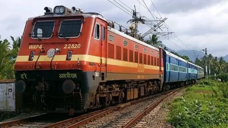 Railway News : बुढ़वल में दोहरीकरण के चलते कई ट्रेन निरस्त, कुछ का बदला गया रुट