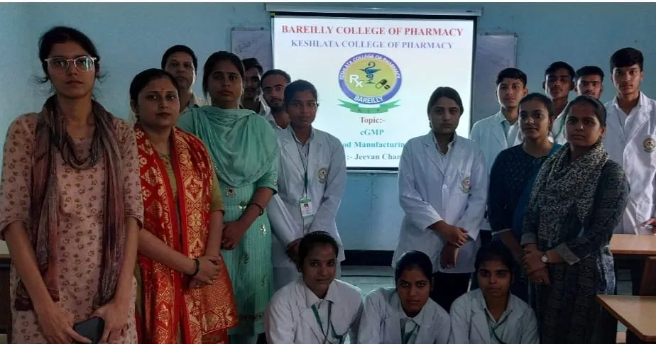 बरेली: केशलता कॉलेज ऑफ फार्मेसी में मनाया गया नेशनल करंट गुड मेनुफेक्चरिंग प्रैक्टिस डे, छात्रों ने सीजीएमपी की बारीकियां सीखीं