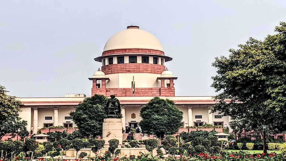 Loan Fraud Case: सु्प्रीम कोर्ट ने चंदा कोचर, उनके पति से CBI की याचिका पर मांगा जवाब  