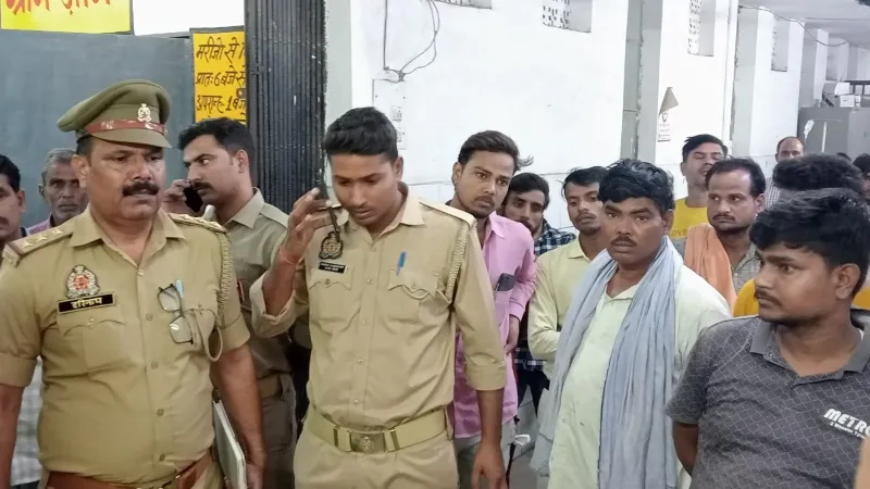 हरदोई : रिहायशी इलाके में हुआ विस्फोट, एक की मौत - दो झुलसे