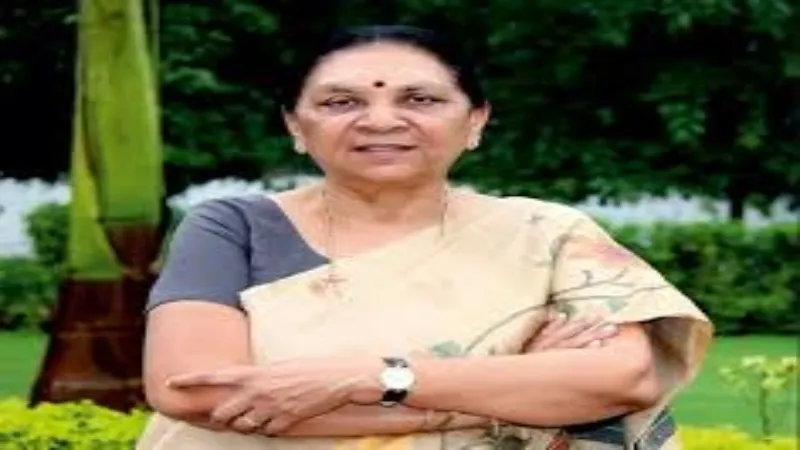 लखनऊ : राज्यपाल आनंदीबेन ने राजभवन से रवाना की “रन फॉर यूनिटी“ रैली 