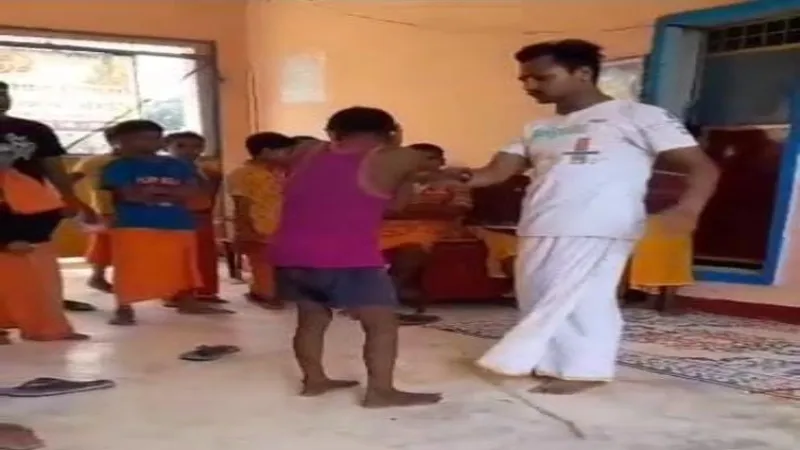 सीतापुर में संस्कृत छात्र के साथ आचार्य ने क्रूरता की सभी हदें की पार, पिटाई के बाद फर्श पर पटका - Video viral 
