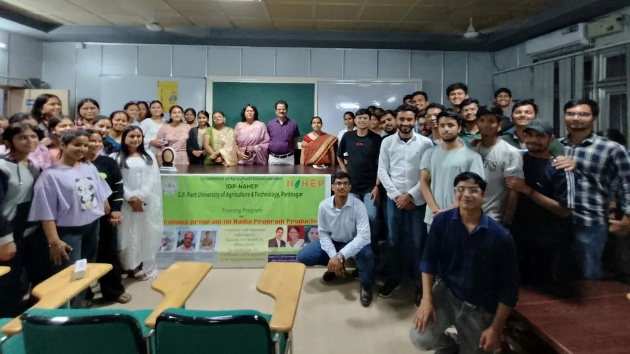 रुद्रपुर: Community Radio Workshop: छात्रों को दिया रेडियो प्रोग्राम प्लानिंग, स्क्रिप्ट राइटिंग का प्रशिक्षण