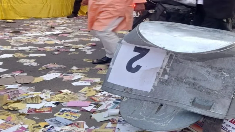 प्रयागराज : अधिवक्ता संघ चुनाव में जमकर बवाल, मतपेटी तोड़कर इनवैलिड किये वोट 