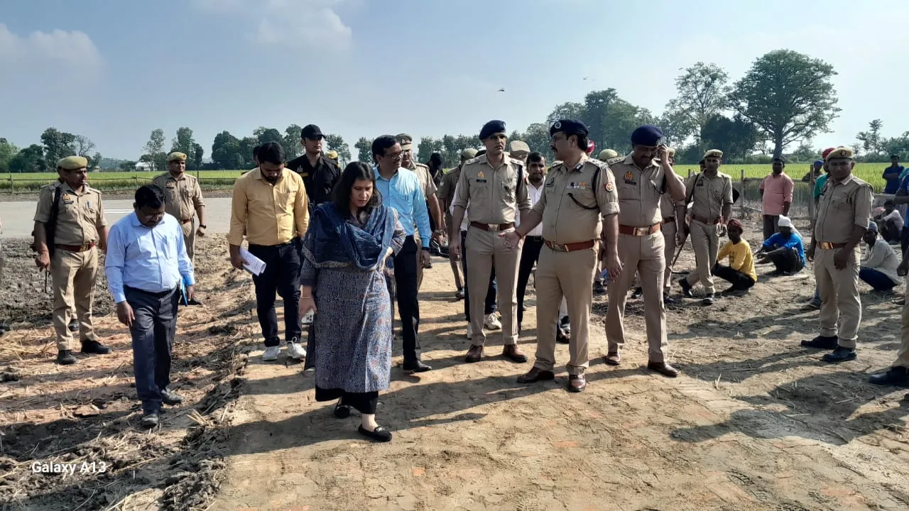 पीलीभीत: सीएम योगी खोलेंगे विकास का पिटारा, एक दिन पहले अधिकारियों ने डेरा डाला..दिन भर चली तैयारियां