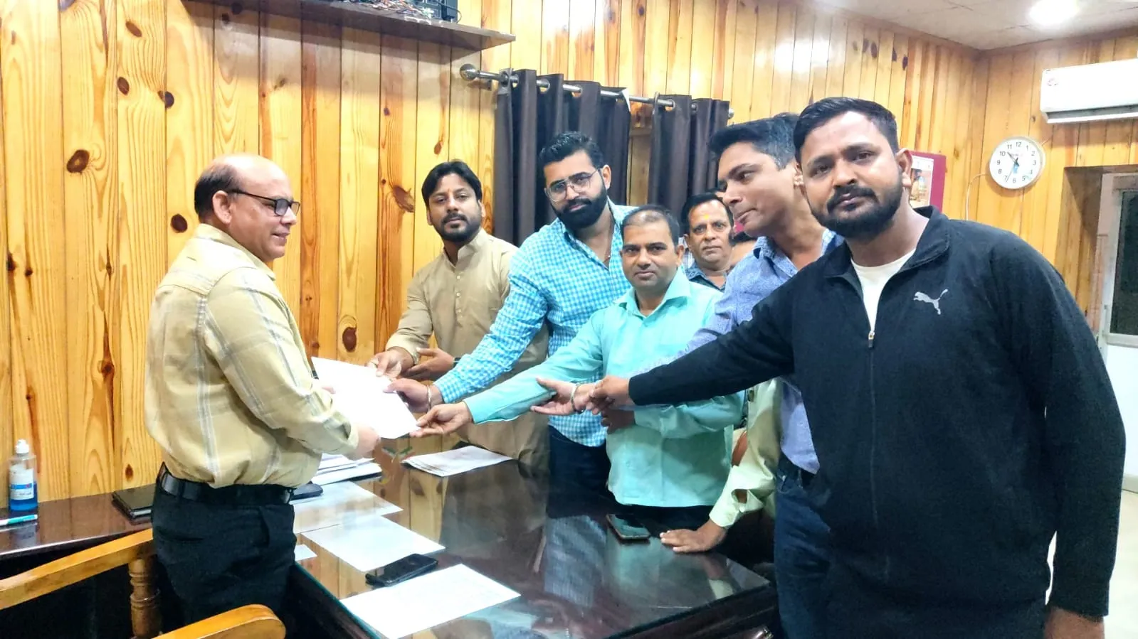 बरेली: डेंगू के बढ़ते प्रकोप और निजी लैबों में लापरवाही पर लगे अंकुश