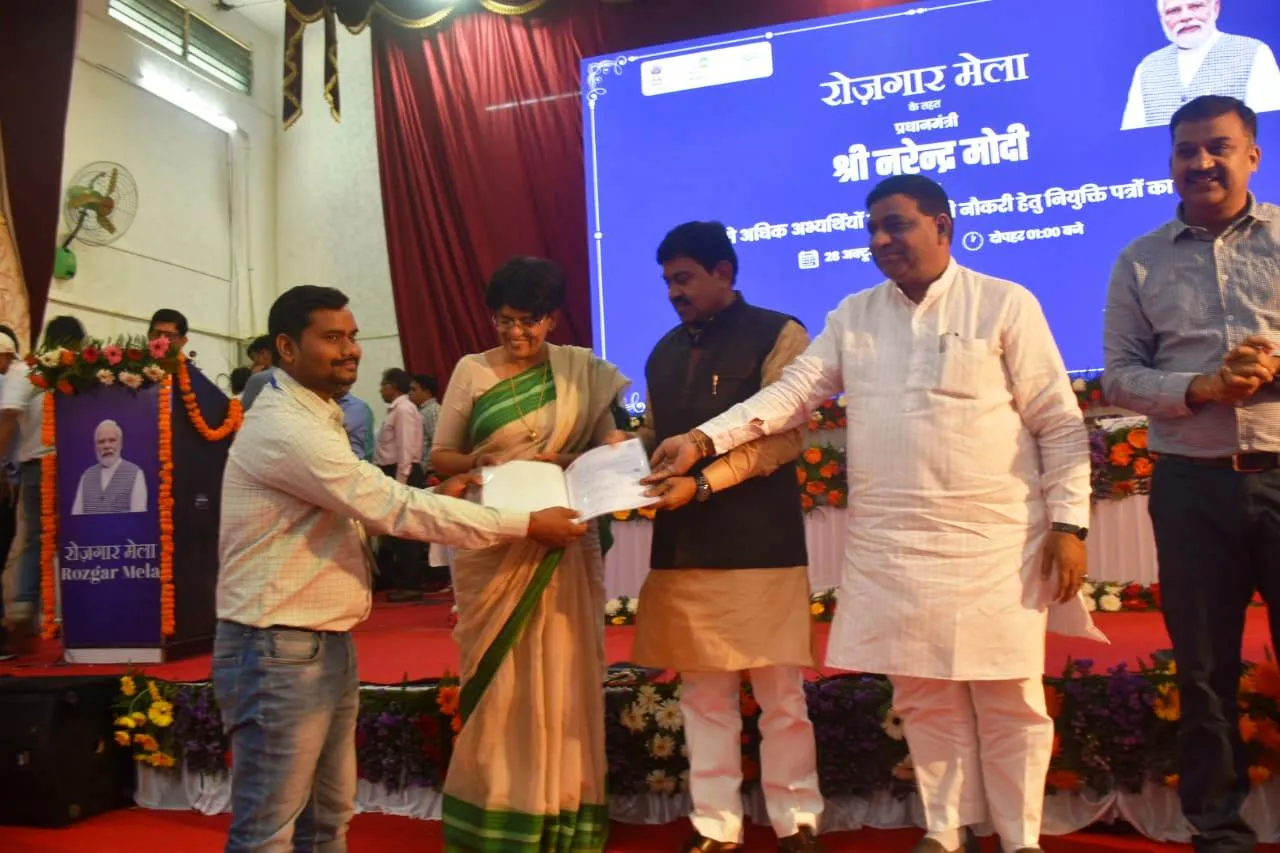 बरेली: रोजगार मेले में 98 युवाओं को मिले नियुक्ति पत्र