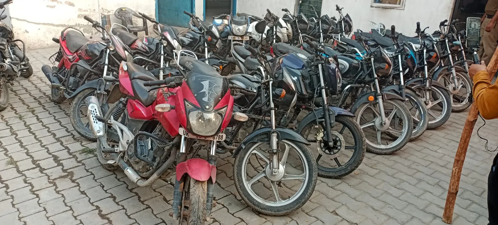 रुद्रपुर: अंतरराज्यीय बाइक चोर गिरोह के तीन आरोपियों को पुलिस ने दबोचा