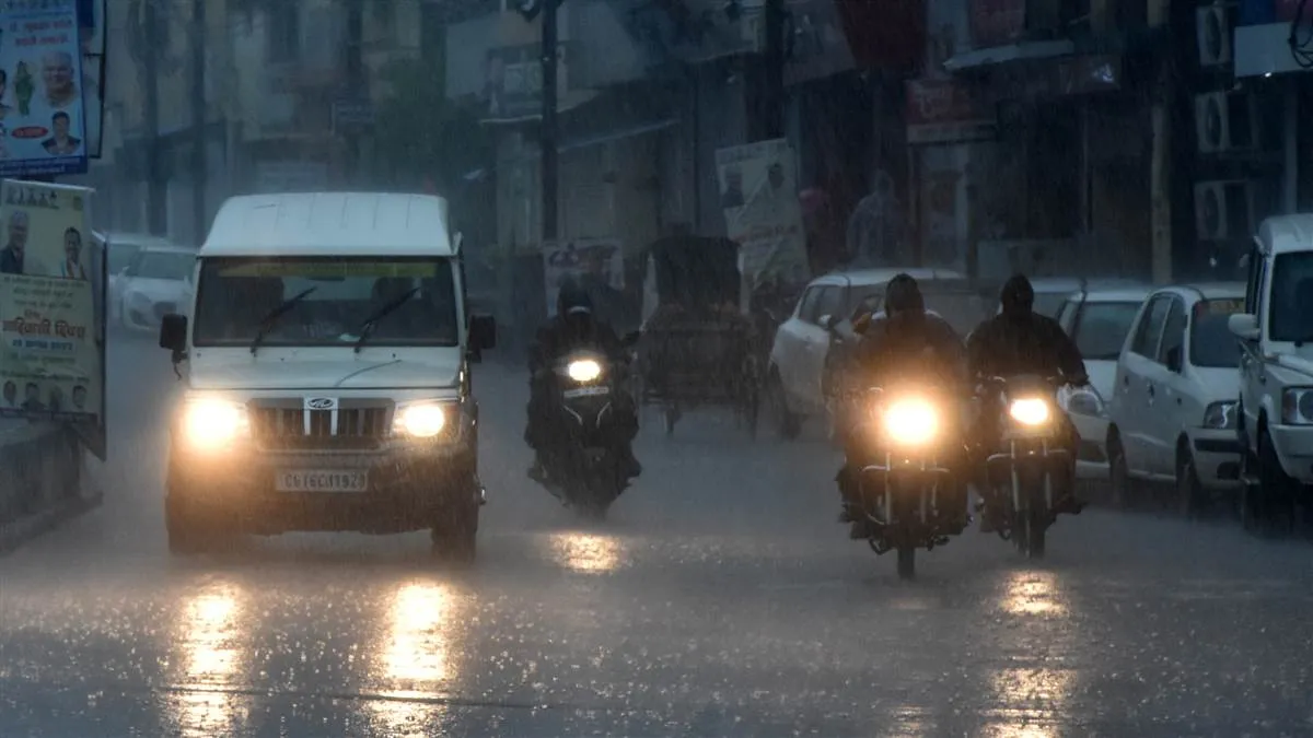 रुद्रपुर: बारिश से तराई का तापमान तीन डिग्री सेल्सियस गिरा