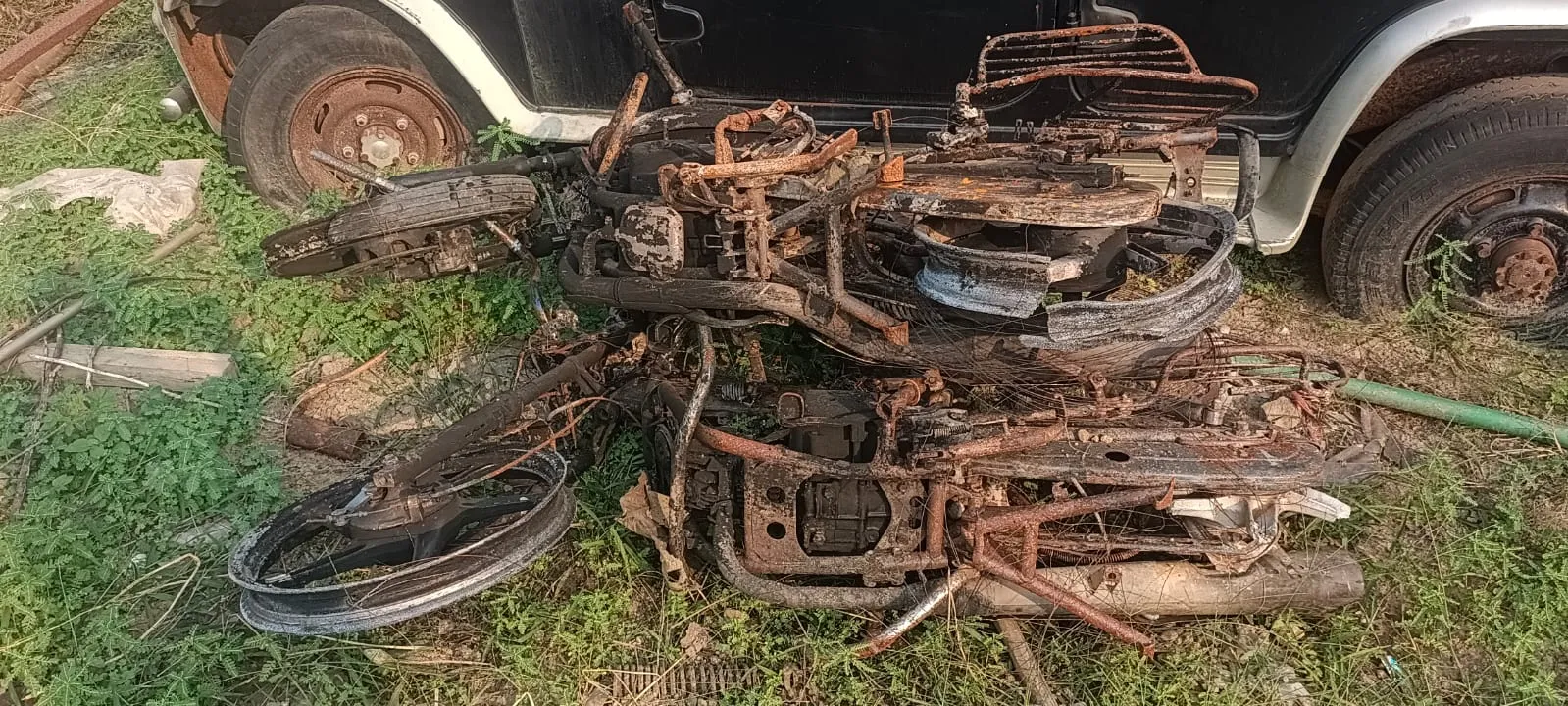 काशीपुर: पुलिस की दो बाइक को जलाने वाले शराब माफियाओं को पुलिस ने किया गिरफ्तार