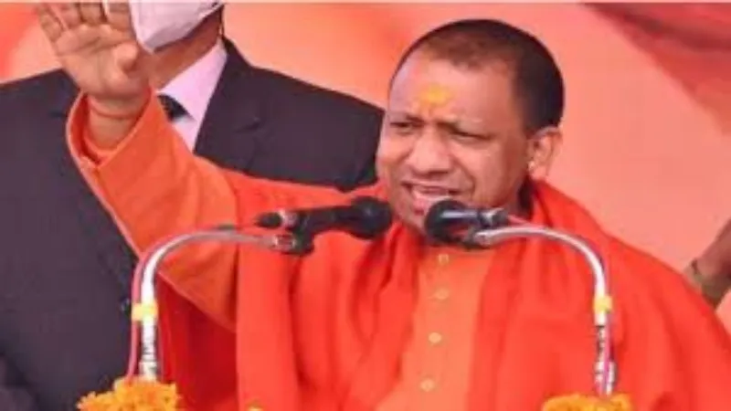 गोरखपुर में CM योगी ने की संचारी रोग नियंत्रण अभियान की शुरुआत, कहा - टीम वर्क से मिलेंगे सार्थक परिणाम 