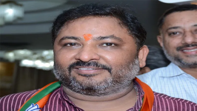 लखनऊ: मंत्री दयाशंकर सिंह का विपक्ष पर हमला, कहा- कांग्रेस के खिलाफ पैदा हुई सपा, आज उसी की गोद में बैठी 