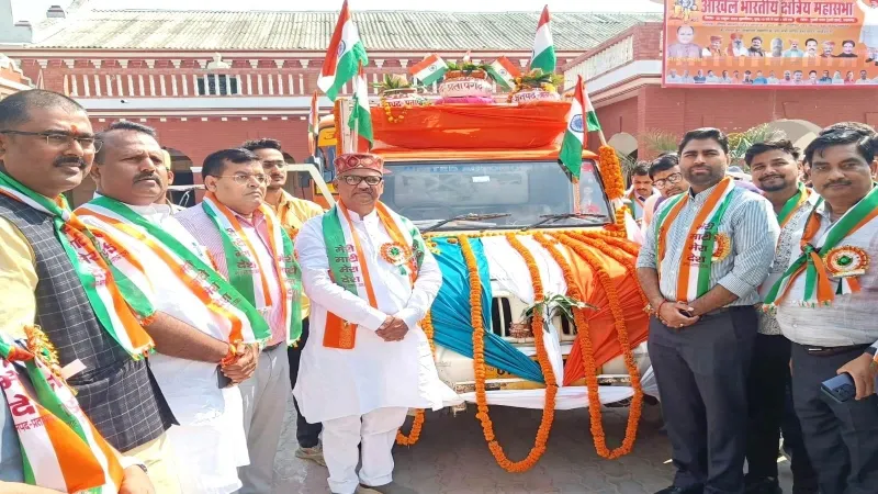 मेरी माटी मेरा देश अभियान : मिट्टी से भरे अमृत कलश भेजे गए लखनऊ