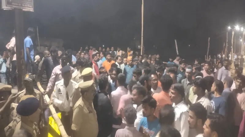 बांदा में मूर्ति विसर्जन के दौरान नहर में डूबे तीन युवक, एक की मौत