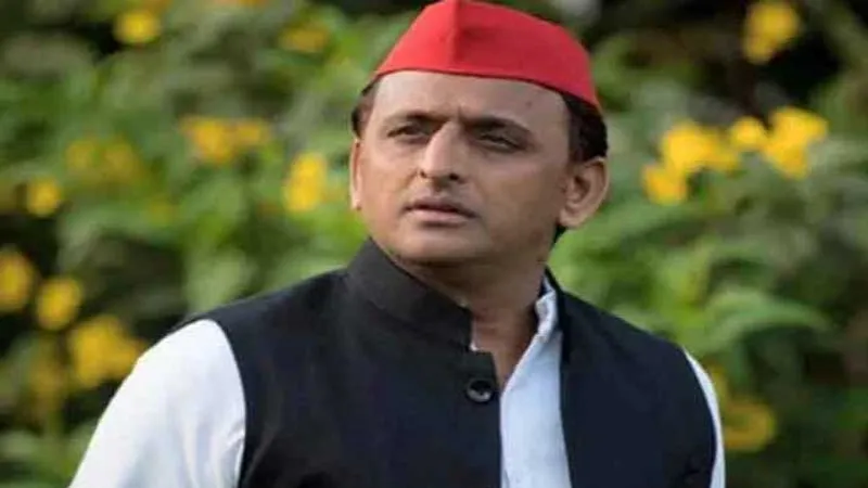 उद्योगपति पराग देसाई की मृत्यु पर अखिलेश ने दी श्रद्धांजलि, छुट्टा पशुओं पर कही ये बात 