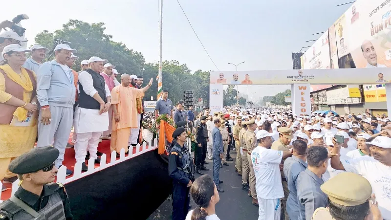Sardar Patel jayanti : रक्षामंत्री राजनाथ सिंह और CM योगी ने Run For Unity का किया शुभारम्भ 