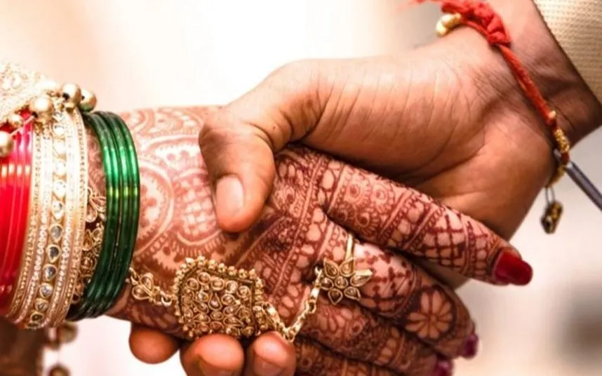 पीलीभीत: सामूहिक विवाह... बाजार में छाई महंगाई, दुल्हनों के जेवरों में कटाई, जानिए मामला