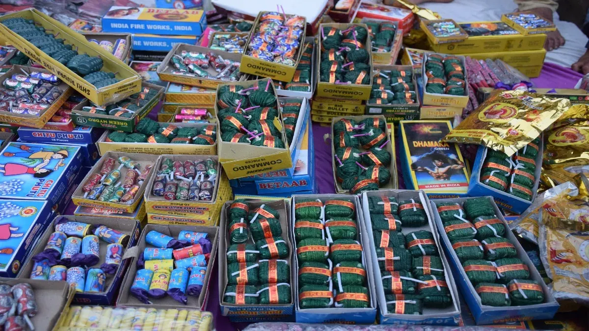 बरेली: कुतुबखाना पुल ने जीआईसी में लगाया ब्रेक, इस्लामिया ग्राउंड में सजेगा पटाखा बाजार