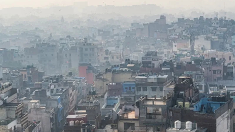 एनसीआर में वायु प्रदूषण से विजिबिलिटी हुई बेहद कम, ग्रेटर नोएडा की आबोहवा सबसे खराब 