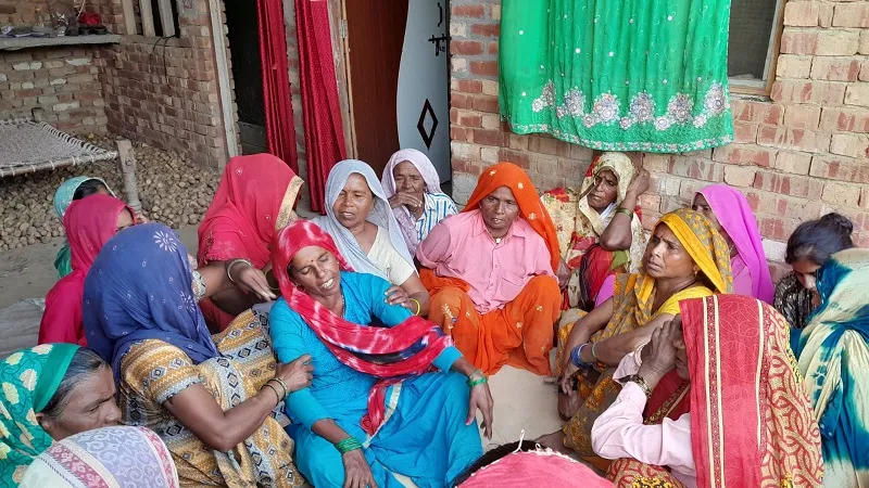 संभल: जंगल में पेड़ पर फंदे से लटका मिला युवक का शव, देर शाम पड़ोसी गांव में रामलीला देखने गया था हरि सिंह