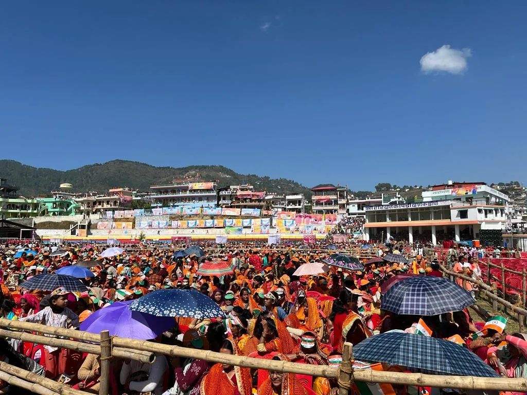 उत्तराखंड: पिथौरागढ़ पहुंचे पीएम मोदी, जनसभा को करेंगे संबोधित