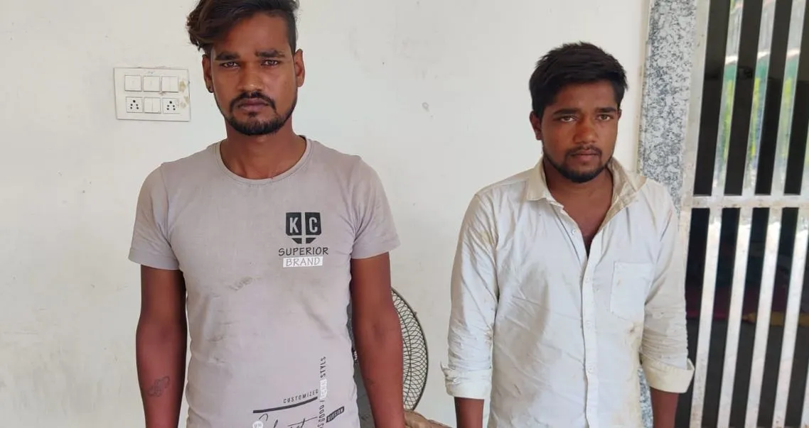बरेली: मोबाइल छीनकर भाग रहे लुटेरों को भीड़ ने पकड़ा, जमकर पीटा