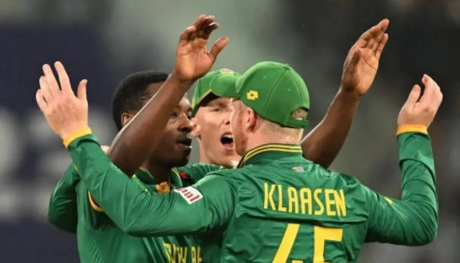 डिकॉक और रबादा के तूफान में उड़ा ऑस्ट्रेलिया, दक्षिण अफ्रीका 134 रन से जीता