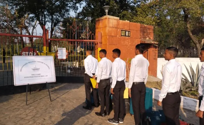कश्मीर से अग्निवीरों का पहला जत्था भारतीय सेना में शामिल 