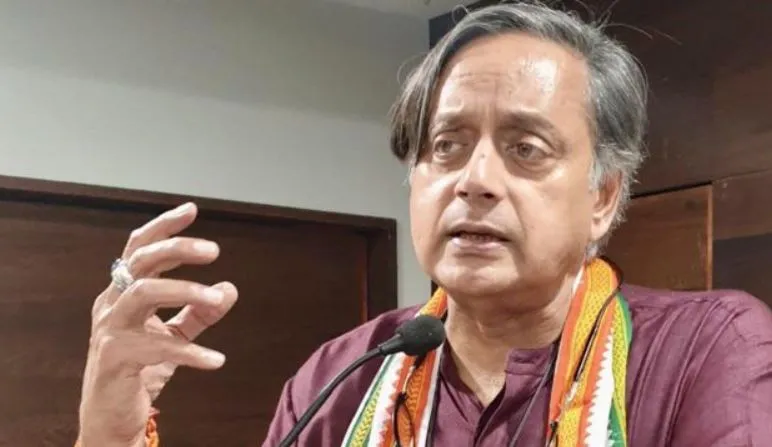 यदि आप 'इंडिया’ शब्द का प्रयोग नहीं करना चाहते तो आप ‘हिन्दू’ शब्द का उपयोग भी नहीं कर सकते: थरूर