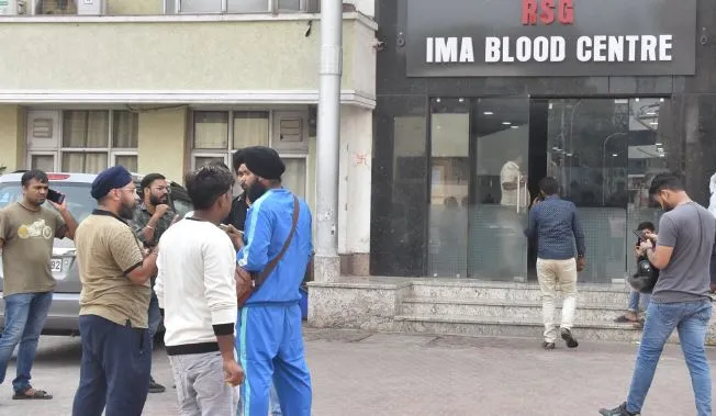 बरेली: एक दिन में 200 से अधिक प्लेटलेट्स की मांग, ब्लड बैंक में मारामारी