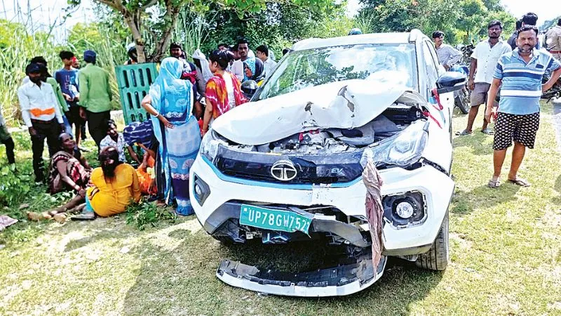 Kanpur Accident: XUV ने बाइक सवार को मारी टक्कर, 50 मीटर तक घसीटता ले गया… मौत, ग्रामीणों ने नहीं उठने दिया शव
