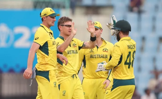 AUS vs SL World Cup 2023 : ऑस्ट्रेलियाई गेंदबाजों का कमाल, श्रीलंका 209 रन पर ऑलआउट...मिला आसान टारगेट